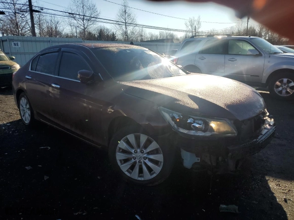 2014 Honda Accord Sedan EX-L with VIN 1HGCR3F85EA037193, listed as a Copart auction lot 85101034 with 131,636 mi miles and Salvage Title. Bid and sale history available at carsss.com. Image 4.
