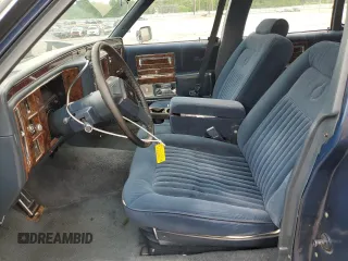 1990 Cadillac Brougham z VIN 1G6DW54Y9LR710711, wystawiony jako Copart lot #57469165 z przebiegiem Nie podano mil oraz Nie do naprawy • Non repairable. Historia ofert i sprzedaży dostępna na DreamBid. Obrazek 7.