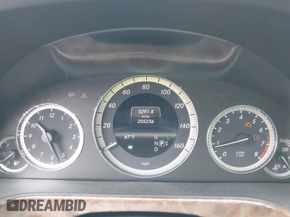 2013 Mercedes-Benz E 350 Luxury with VIN WDDHF8JB6DA663482, listed as a IAAI auction lot 42206803 with 205,236 mi miles and . Bid and sale history available at DreamBid. Image 7.