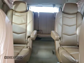 2016 Cadillac Escalade Platinum z VIN 1GYS4DKJ9GR279152, wystawiony jako Copart lot #49911015 z przebiegiem 146 399 mil mil oraz Szkoda całkowita • Salvage title. Historia ofert i sprzedaży dostępna na DreamBid. Obrazek 10.