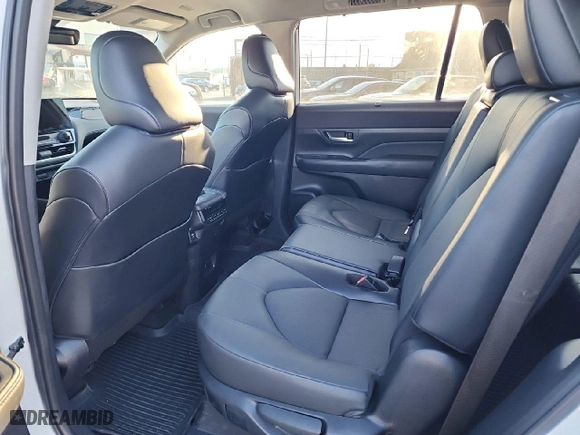 2024 Toyota Grand Highlander XLE with VIN 5TDAAAB52RS009597, listed as a Copart auction lot 53631745 with 12,247 mi miles and Salvage Title. Bid and sale history available at carsss.com. Image 11.