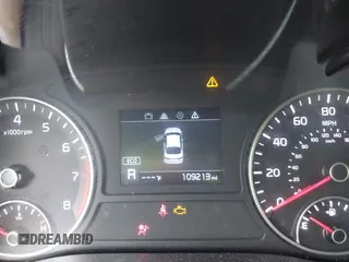 2020 Kia Optima LX с VIN 5XXGT4L3XLG386786, выставлен на аукционе IAAI как лот 42121288 с пробегом 109 213 миль миль и . История ставок и продаж доступна на DreamBid. Изображение 15.