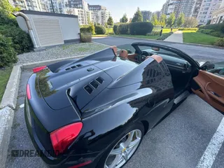 2015 Ferrari 458 Italia z VIN ZFF68NHA2F0205777, wystawiony jako Copart lot #70383224 z przebiegiem 48 939 mil mil oraz . Historia ofert i sprzedaży dostępna na DreamBid. Obrazek 6.