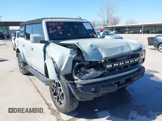 2021 Ford Bronco with VIN 1FMDE5BHXMLB06040, listed as a IAAI auction lot 41490539 with 57,915 mi miles. Bid and sale history available at carsss.com. Image 6.