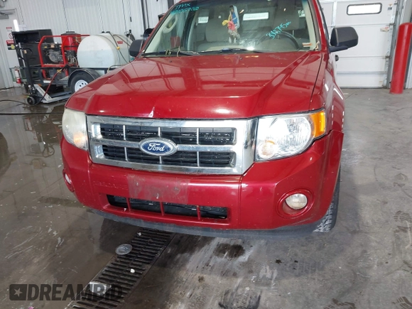 2010 Ford Escape XLT с VIN 1FMCU0D71AKD11964, выставлен на аукционе IAAI как лот 42185902 с пробегом 300 745 миль миль и . История ставок и продаж доступна на DreamBid. Изображение 6.