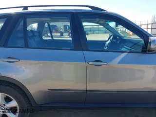 2007 BMW X5 3.0si with VIN 5UXFE43557L011481, listed as a IAAI auction lot 41764468 with 116,770 mi miles. Bid and sale history available at carsss.com. Image 14.