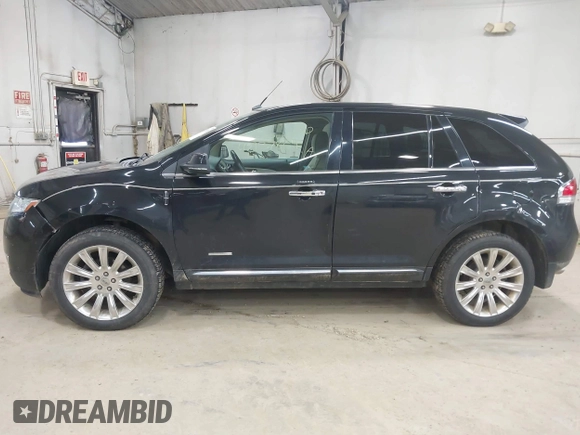 2014 Lincoln MKX with VIN 2LMDJ8JK4EBL16245, listed as a IAAI auction lot 42137824 with 184,479 mi miles. Bid and sale history available at carsss.com. Image 14.