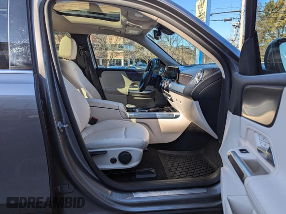 2022 Mercedes-Benz EQB 300 z VIN W1N9M0KB5NN008883, wystawiony jako Copart lot #44844605 z przebiegiem 7 762 mil mil oraz Czysty tytuł • Clean title. Historia ofert i sprzedaży dostępna na DreamBid. Obrazek 5.