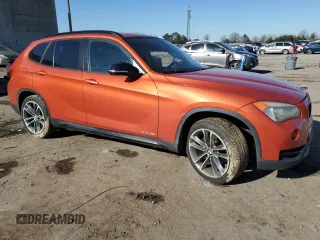 2014 BMW X1 xDrive28i z VIN WBAVL1C56EVR92680, wystawiony jako Copart lot #46323615 z przebiegiem 77 215 mil mil oraz Tytuł czysty. Historia ofert i sprzedaży dostępna na DreamBid. Obrazek 4.