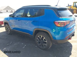 2019 Jeep Compass Trailhawk with VIN 3C4NJDDB5KT683907, listed as a IAAI auction lot 41876584 with 54,685 mi miles and . Bid and sale history available at DreamBid. Image 3.
