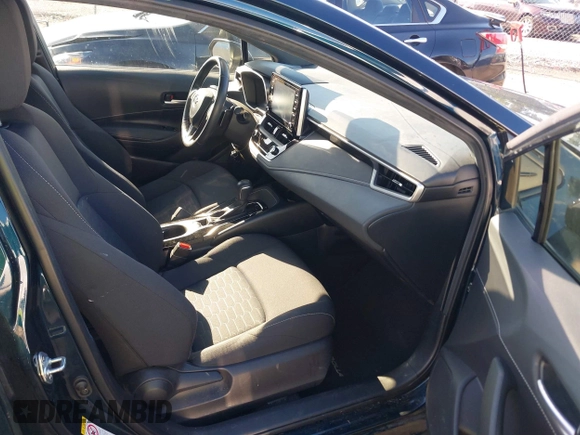 2019 Toyota Corolla Hatchback SE with VIN JTNK4RBE1K3024766, listed as a IAAI auction lot 42037121 with 121,595 mi miles. Bid and sale history available at carsss.com. Image 5.