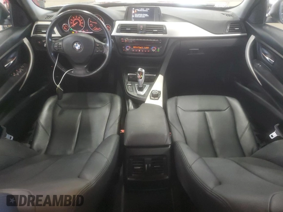 2015 BMW 3 Series 320i xDrive с VIN WBA3C3C5XFP663957, выставлен на аукционе Copart как лот 61355585 с пробегом 268 383 миль миль и Чистый • Clean title. История ставок и продаж доступна на DreamBid. Изображение 8.