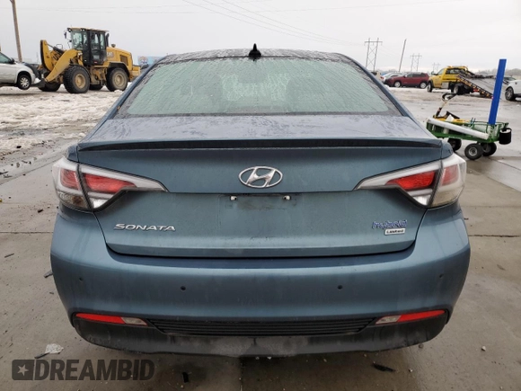 2016 Hyundai Sonata Limited with VIN KMHE34L14GA033575, listed as a Copart auction lot 39844204 with 133,641 mi miles and . Bid and sale history available at DreamBid. Image 6.