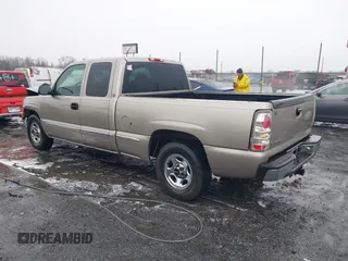 2000 GMC New Sierra 1500 SL with VIN 2GTEC19V9Y1313002, listed as a IAAI auction lot 41440458 with 367,281 mi miles. Bid and sale history available at carsss.com. Image 3.