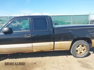 2003 Chevrolet Silverado 1500 with VIN 2GCEC19T931335895, listed as a IAAI auction lot 42157615 with 230,309 mi miles and . Bid and sale history available at DreamBid. Image 6.
