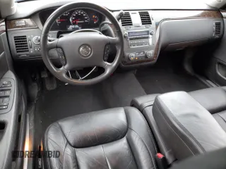 2008 Cadillac DTS Professional 1SH z VIN 1GEEH00Y68U500020, wystawiony jako Copart lot #78644304 z przebiegiem 57 033 mil mil oraz Tytuł czysty. Historia ofert i sprzedaży dostępna na DreamBid. Obrazek 8.