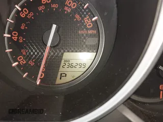 2010 Toyota 4Runner SR5 z VIN JTEZU5JR4A5003392, wystawiony jako IAAI lot #42085983 z przebiegiem 236 299 mil mil oraz . Historia ofert i sprzedaży dostępna na DreamBid. Obrazek 7.