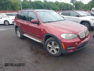 2011 BMW X5 35d with VIN 5UXZW0C50BL659595, listed as a IAAI auction lot 42654560 with 117,098 mi miles and . Bid and sale history available at DreamBid. Image 1.