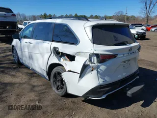 2021 Toyota Sienna XSE with VIN 5TDDSKFC5MS033166, listed as a IAAI auction lot 41678277 with 48,347 mi miles. Bid and sale history available at carsss.com. Image 3.