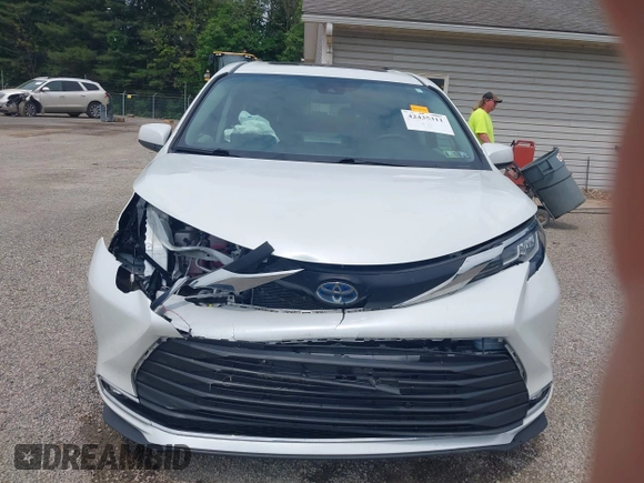 2023 Toyota Sienna XLE with VIN 5TDYSKFC1PS078997, listed as a IAAI auction lot 42435311 with 53,987 mi miles and . Bid and sale history available at DreamBid. Image 12.