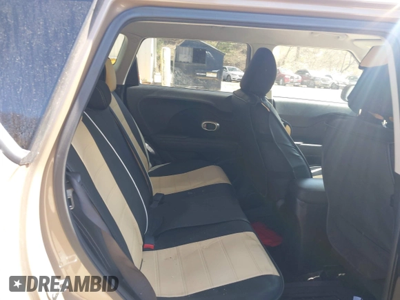 2014 Kia Soul with VIN KNDJN2A20E7060330, listed as a IAAI auction lot 42072889 with 98,157 mi miles. Bid and sale history available at carsss.com. Image 8.