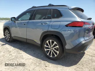 2022 Toyota Corolla Cross XLE z VIN 7MUDAABG8NV035698, wystawiony jako Copart lot #51825195 z przebiegiem 40 987 mil mil oraz Szkoda całkowita • Salvage title. Historia ofert i sprzedaży dostępna na DreamBid. Obrazek 2.