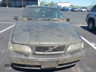 1998 Volvo S70 with VIN YV1LS5549W2431220, listed as a IAAI auction lot 42018741 with 1 mi miles. Bid and sale history available at carsss.com. Image 6.