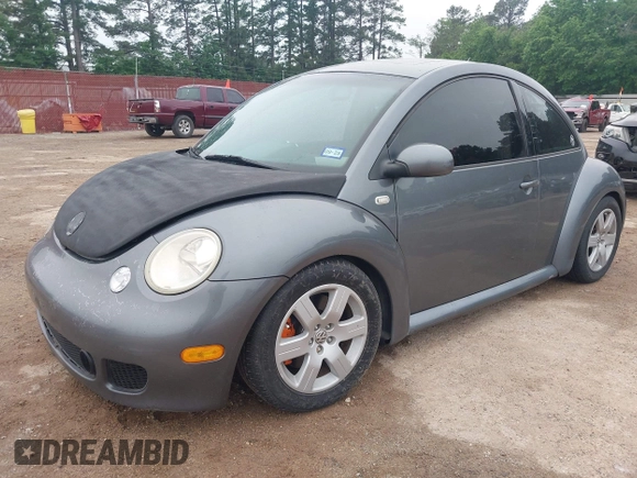 2002 Volkswagen New Beetle Coupe S with VIN 3VWFE21C42M443703, listed as a IAAI auction lot 42108981 with 219,778 mi miles. Bid and sale history available at carsss.com. Image 2.