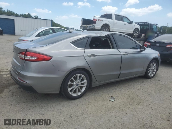 2020 Ford Fusion SE with VIN 3FA6P0LUXLR211723, listed as a Copart auction lot 58204165 with Not provided miles and Salvage title. Bid and sale history available at DreamBid. Image 3.