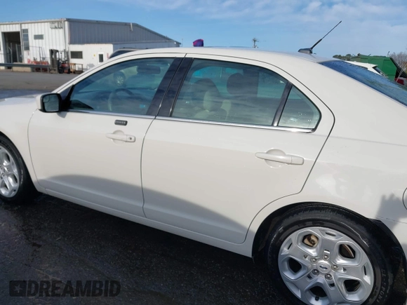 2011 Ford Fusion SE with VIN 3FAHP0HA2BR340657, listed as a IAAI auction lot 41899051 with 100,487 mi miles. Bid and sale history available at carsss.com. Image 14.