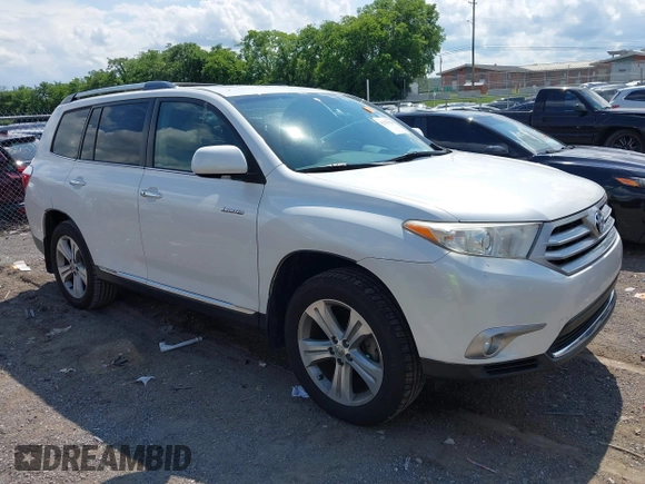 2013 Toyota Highlander Limited z VIN 5TDDK3EH8DS250360, wystawiony jako IAAI lot #42379928 z przebiegiem 112 355 mil mil oraz . Historia ofert i sprzedaży dostępna na DreamBid. Obrazek 13.