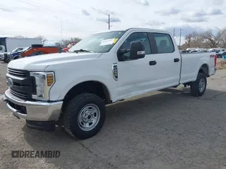 2019 Ford F-250 XL z VIN 1FT7W2B60KEF78955, wystawiony jako IAAI lot #41851147 z przebiegiem 205 275 mil mil oraz . Historia ofert i sprzedaży dostępna na DreamBid. Obrazek 21.