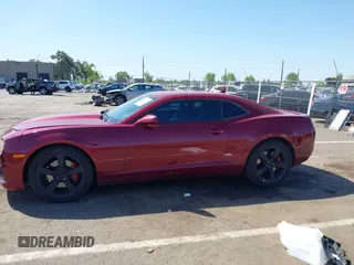 2010 Chevrolet Camaro 2SS z VIN 2G1FK1EJ8A9185524, wystawiony jako IAAI lot #42034608 z przebiegiem 156 545 mil mil oraz . Historia ofert i sprzedaży dostępna na DreamBid. Obrazek 14.