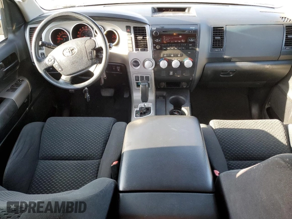 2013 Toyota Tundra z VIN 5TFDY5F18DX277709, wystawiony jako Copart lot #78623384 z przebiegiem 299 579 mil mil oraz Czysty tytuł • Clean title. Historia ofert i sprzedaży dostępna na DreamBid. Obrazek 8.