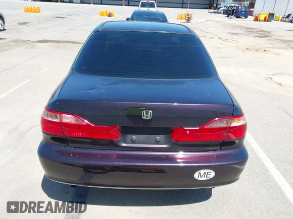 1998 Honda Accord EX z VIN 1HGCG1658WA042017, wystawiony jako IAAI lot #42263347 z przebiegiem 109 364 mil mil oraz . Historia ofert i sprzedaży dostępna na DreamBid. Obrazek 16.