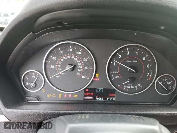 2017 BMW 4 Series 430i with VIN WBA4U7C5XH5H19258, listed as a Copart auction lot 62424475 with 70,965 mi miles and Clean title. Bid and sale history available at DreamBid. Image 9.