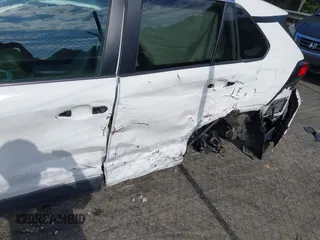 2021 Toyota RAV4 LE z VIN 2T3G1RFV1MW214483, wystawiony jako IAAI lot #42187978 z przebiegiem 75 902 mil mil oraz . Historia ofert i sprzedaży dostępna na DreamBid. Obrazek 6.