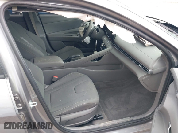 2024 Hyundai Elantra SEL z VIN KMHLM4DG2RU642396, wystawiony jako IAAI lot #42126260 z przebiegiem 15 225 mil mil oraz . Historia ofert i sprzedaży dostępna na DreamBid. Obrazek 5.