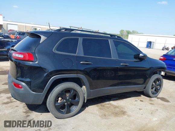 2017 Jeep Cherokee Sport z VIN 1C4PJLAB7HW617014, wystawiony jako IAAI lot #42024427 z przebiegiem 196 968 mil mil oraz . Historia ofert i sprzedaży dostępna na DreamBid. Obrazek 14.