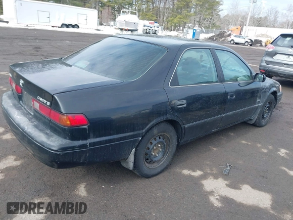 1998 Toyota Camry LE z VIN 4T1BG22K7WU236334, wystawiony jako IAAI lot #41662673 z przebiegiem 182 960 mil mil oraz . Historia ofert i sprzedaży dostępna na DreamBid. Obrazek 4.