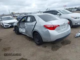 2018 Toyota Corolla L z VIN 2T1BURHE9JC078723, wystawiony jako IAAI lot #42082964 z przebiegiem 148 904 mil mil oraz . Historia ofert i sprzedaży dostępna na DreamBid. Obrazek 3.