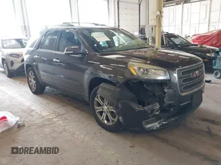 2015 GMC Acadia SLT z VIN 1GKKVRKD7FJ320518, wystawiony jako IAAI lot #42024783 z przebiegiem 144 190 mil mil oraz . Historia ofert i sprzedaży dostępna na DreamBid. Obrazek 1.