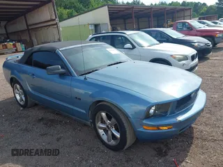2006 Ford Mustang Standard with VIN 1ZVFT84NX65184801, listed as a IAAI auction lot 42490407 with 207,792 mi miles and . Bid and sale history available at DreamBid. Image 1.