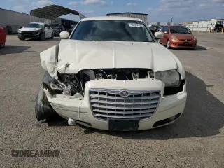 2007 Chrysler 300 Touring z VIN 2C3KA53G27H859368, wystawiony jako Copart lot #55089035 z przebiegiem 181 841 mil mil oraz Szkoda całkowita • Salvage title. Historia ofert i sprzedaży dostępna na DreamBid. Obrazek 5.