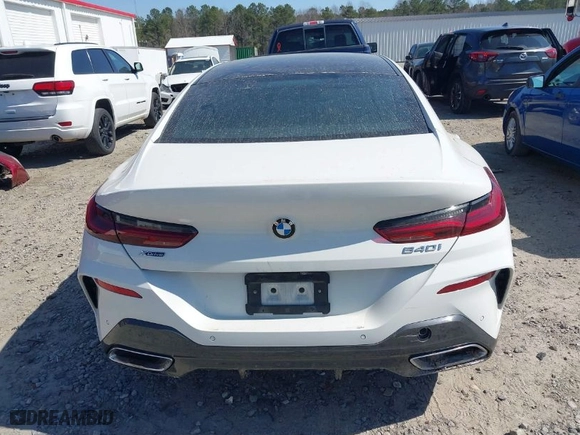 2022 BMW 8 Series 840i with VIN WBAGV4C07NCH67112, listed as a IAAI auction lot 41760570 with NaN miles. Bid and sale history available at carsss.com. Image 16.