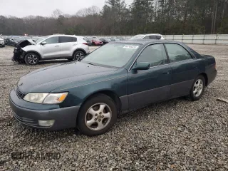 1997 Lexus ES 300 Luxury Sport Sdn with VIN JT8BF22G2V0022598, listed as a Copart auction lot 44746325 with 260,749 mi miles and Salvage Title. Bid and sale history available at carsss.com. Image 1.