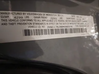 2011 Volkswagen Jetta Sedan TDI with VIN 3VWLL7AJ4BM086978, listed as a IAAI auction lot 41981137 with 171,191 mi miles. Bid and sale history available at carsss.com. Image 8.
