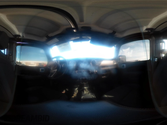 2021 Jeep Wrangler Unlimited Sahara Altitude z VIN 1C4HJXEN9MW645794, wystawiony jako IAAI lot #41807183 z przebiegiem 84 043 mil mil oraz . Historia ofert i sprzedaży dostępna na DreamBid. Obrazek 20.