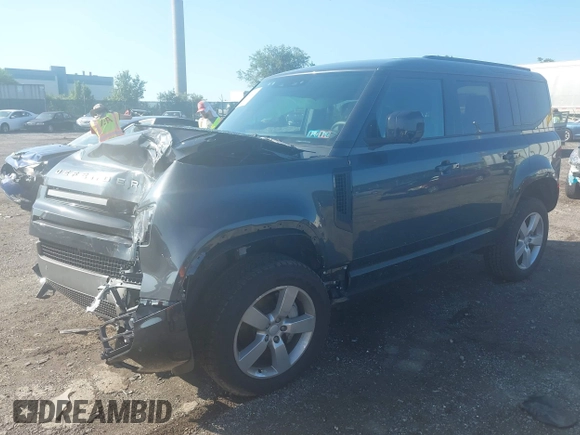 2025 Land Rover Defender X-Dynamic SE with VIN SALE2EEU0S2368249, listed as a IAAI auction lot 42546020 with 5,025 mi miles and . Bid and sale history available at DreamBid. Image 17.