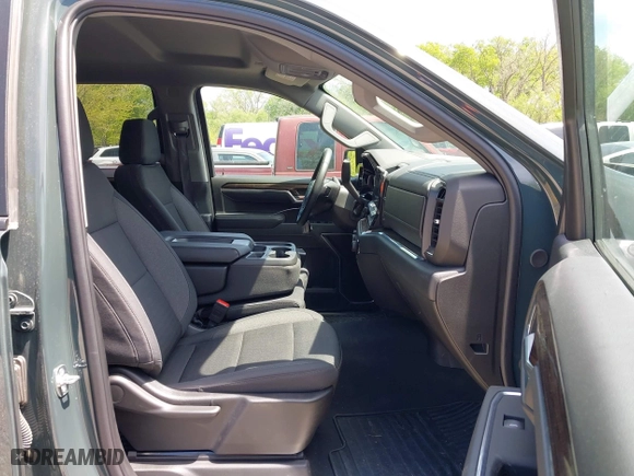 2025 Chevrolet Silverado 1500 LT with VIN 1GCUKDED2SZ161690, listed as a IAAI auction lot 42067327 with 9,920 mi miles. Bid and sale history available at carsss.com. Image 5.